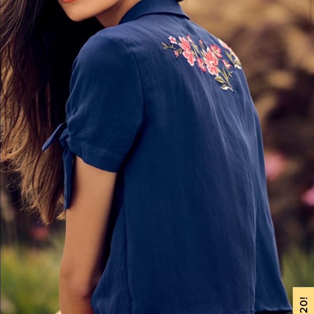 Floral navy blue crop top